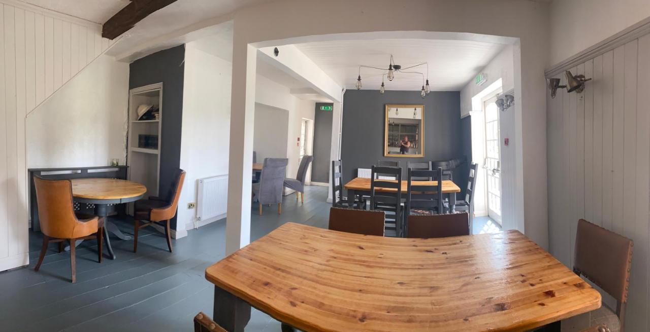 Trostrey Chainbridge Usk Riverside Gastro Pub And Accommodation المظهر الخارجي الصورة
