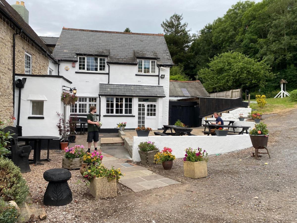 Trostrey Chainbridge Usk Riverside Gastro Pub And Accommodation المظهر الخارجي الصورة